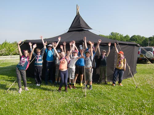 Scouts in front of jurte